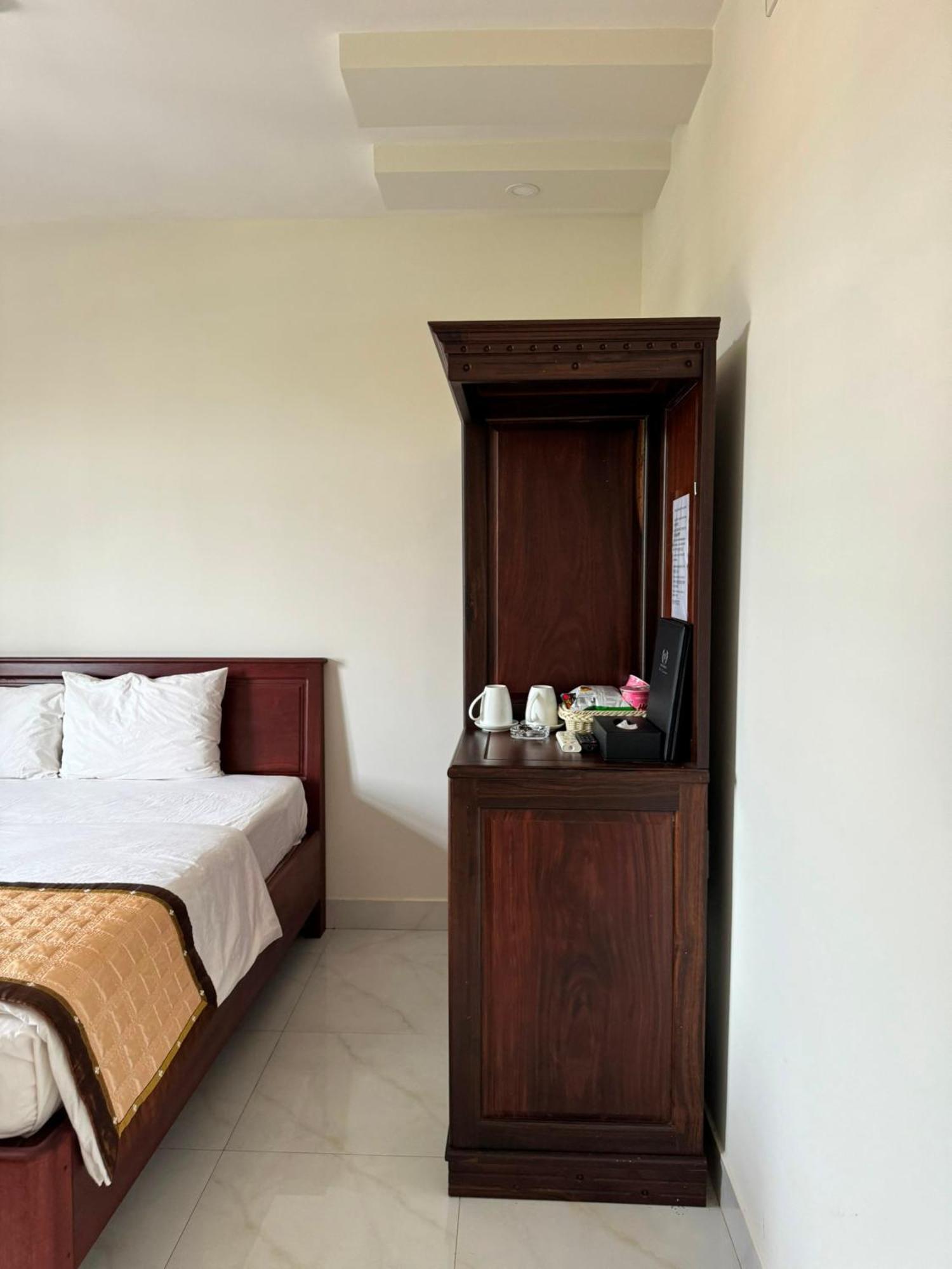 Hoang Khiem Hotel Pleiku Extérieur photo