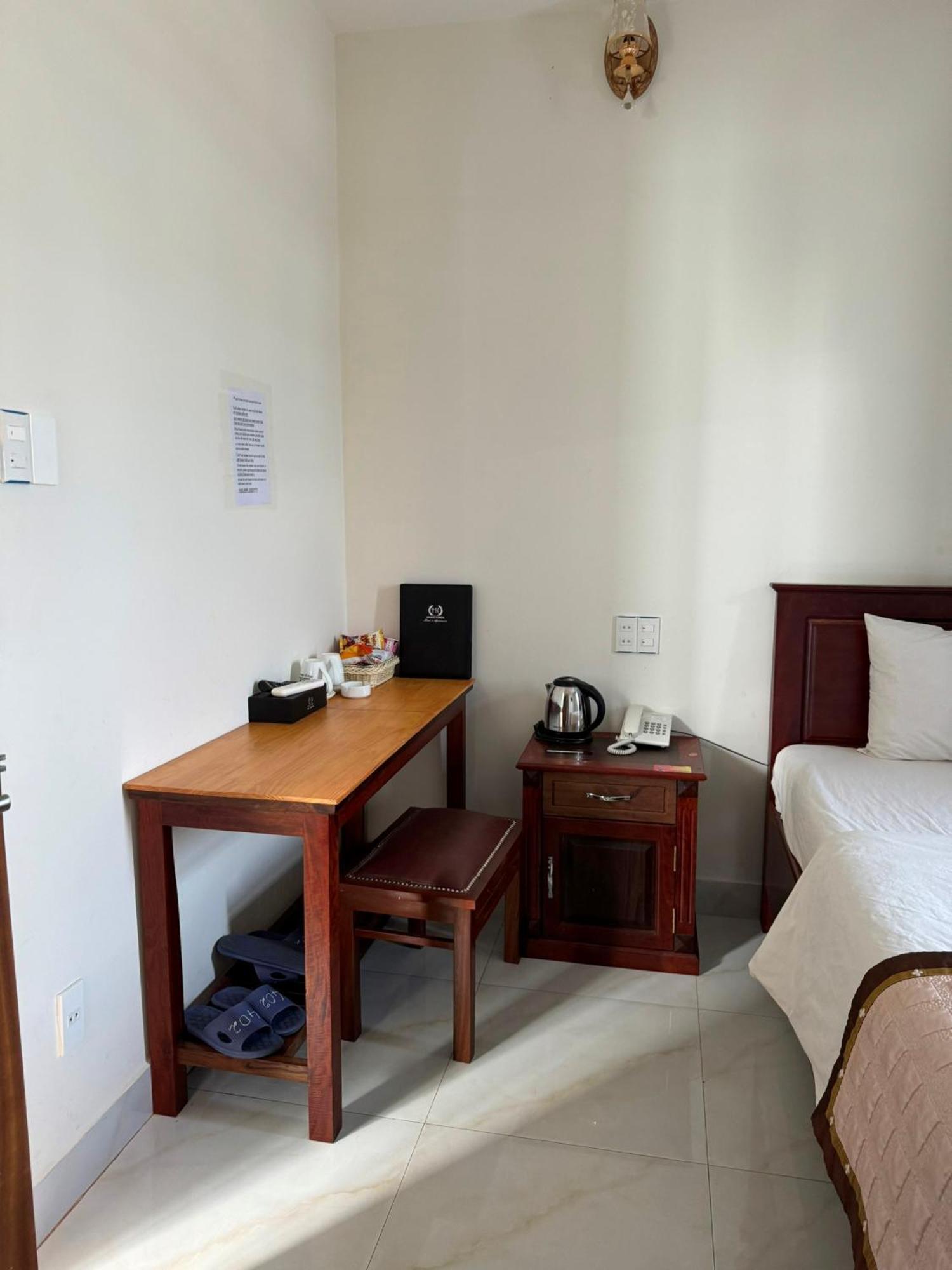 Hoang Khiem Hotel Pleiku Extérieur photo